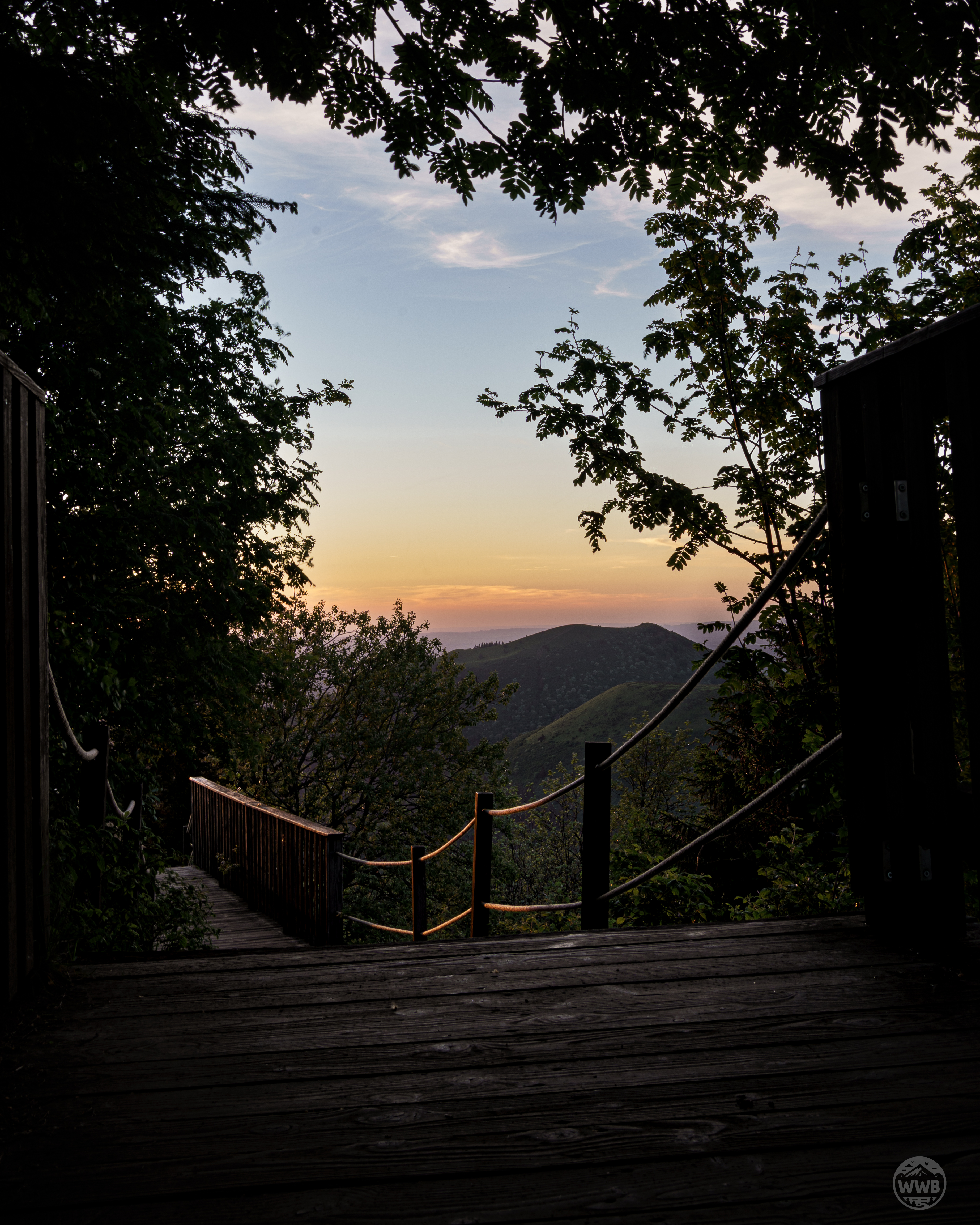 Le chemin des chèvres au coucher du soleil